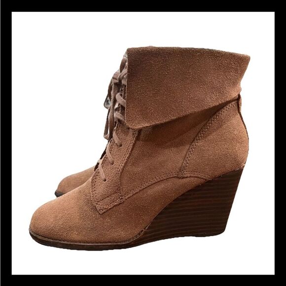Lucky Brand Suede Tan Wedge Ankle Booties Women’s Size 7 Lace-Up Foldover Boots - Picture 1 of 10